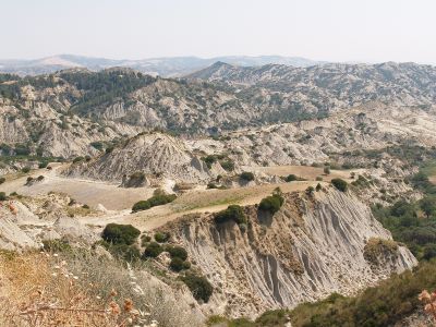 Calanchi di Aliano in Basilicata.jpg